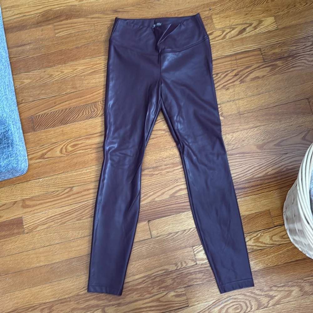 Size 6 Black house white market leather material burgundy runway leggings NWOT